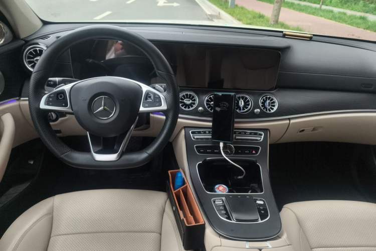 Used Mercedes-Benz E-Class 2016 E 300 L Sport Luxury Model Center Console