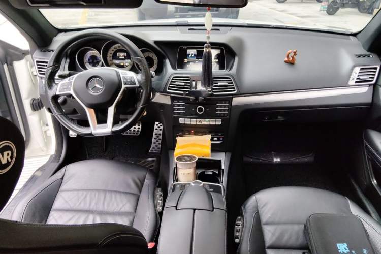Used Mercedes-Benz E-Class 2016 E 200 Coupe Dynamic Edition Center Console