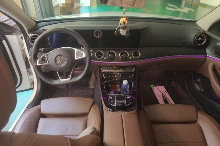 Used Mercedes-Benz E-Class 2016 E 200 L Sport Edition Center Console
