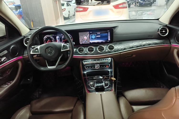 Used Mercedes-Benz E-Class 2016 E 200 L Sport Edition Center Console