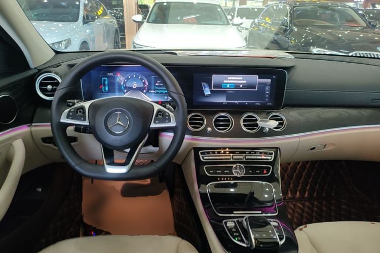 Used Mercedes-Benz E-Class 2016 E 300 L Sport Luxury Model Center Console