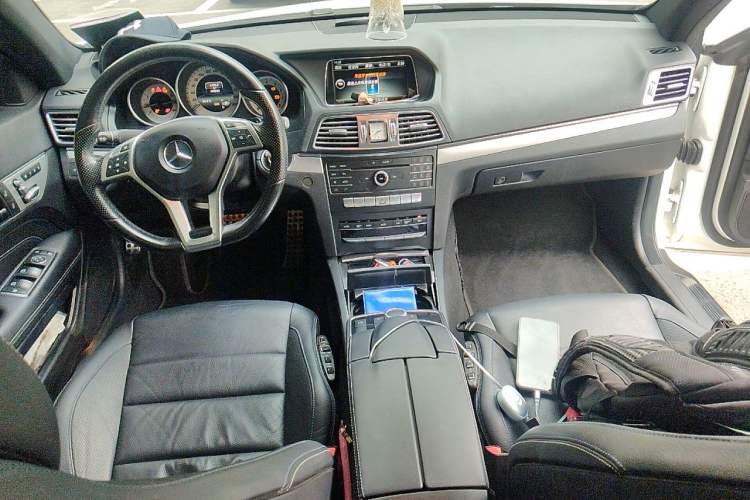 Used Mercedes-Benz E-Class 2016 E 200 Coupe Dynamic Edition Center Console