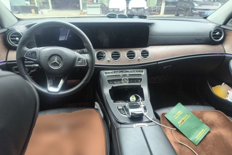 Used Mercedes-Benz E-Class 2016 E 200 L Center Console