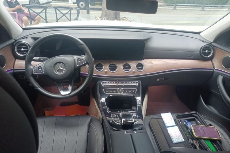 Used Mercedes-Benz E-Class 2016 E 300 L Luxury Model Center Console
