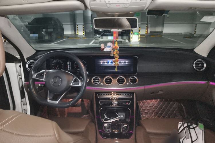 Used Mercedes-Benz E-Class 2016 E 200 L Sport Edition Center Console