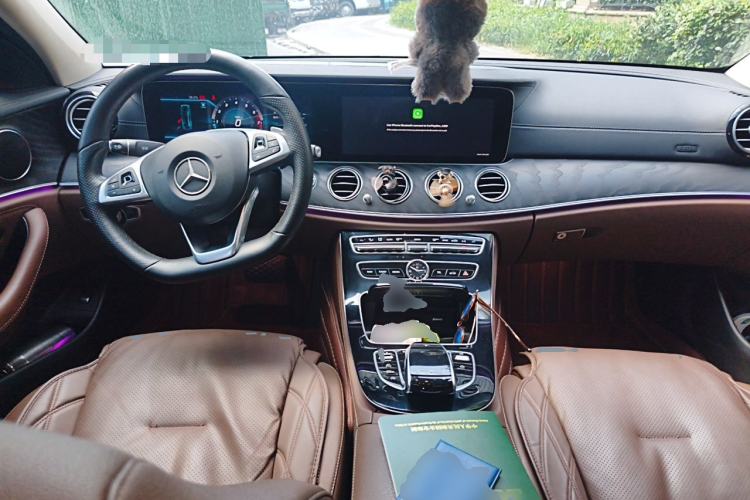 Used Mercedes-Benz E-Class 2016 E 200 L Sport Edition Center Console