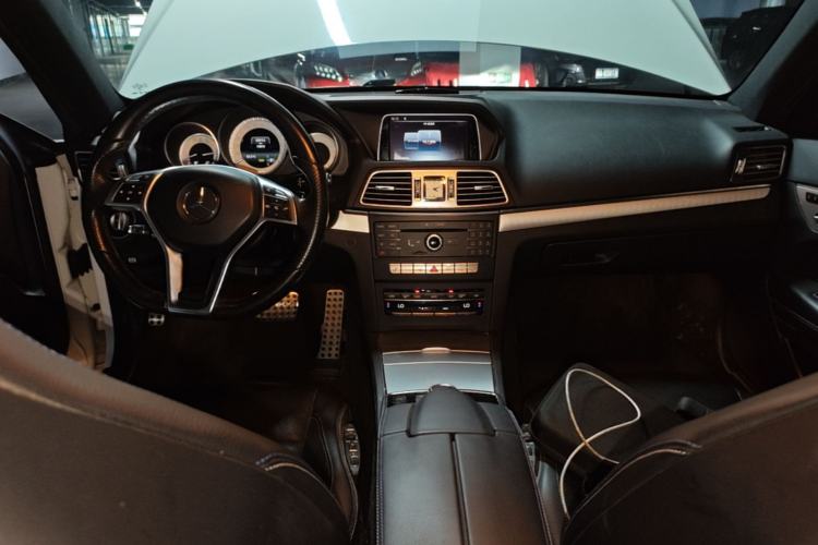 Used Mercedes-Benz E-Class 2016 E 200 Coupe Dynamic Edition Center Console