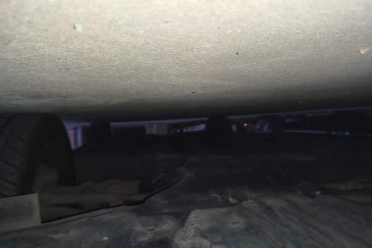 Used Mercedes-Benz E-Class  Chassis Front Left