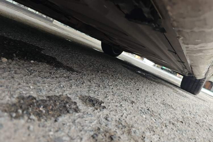Used Mercedes-Benz E-Class 2016 E 300 L Sporty and Stylish Model Chassis Front Left