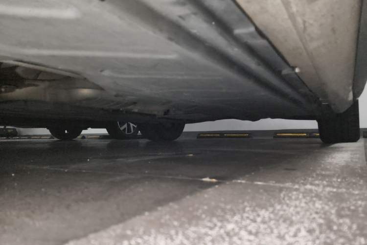 Used Mercedes-Benz E-Class 2016 E 200 L Sport Edition Chassis Front Left