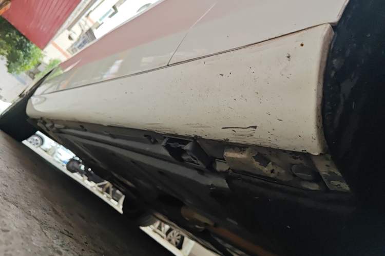 Used Mercedes-Benz E-Class 2016 E 300 L Luxury Model Chassis Front Right
