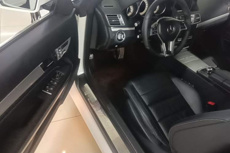 Used Mercedes-Benz E-Class 2016 E 260 Coupe Dynamic Edition Driver Seat