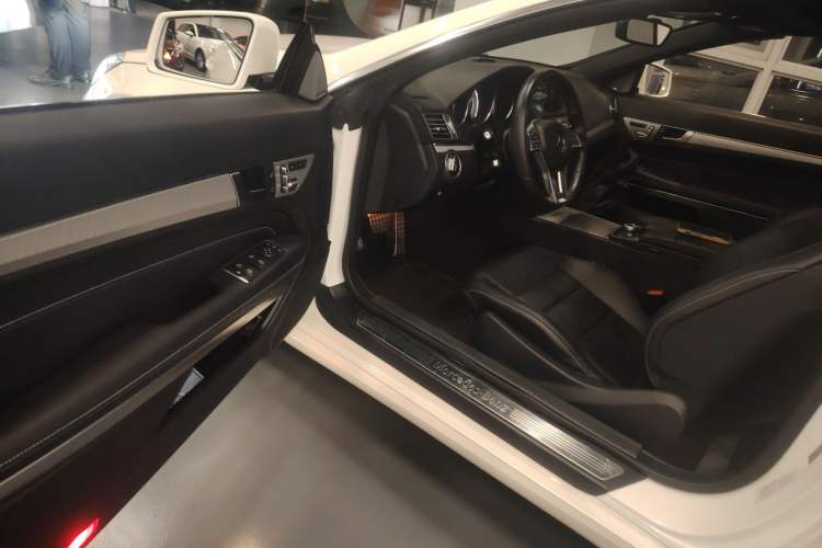 Used Mercedes-Benz E-Class 2016 E 260 Convertible Coupe Dynamic Edition Driver Seat