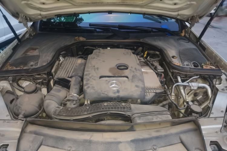 Used Mercedes-Benz E-Class  Engine Bay