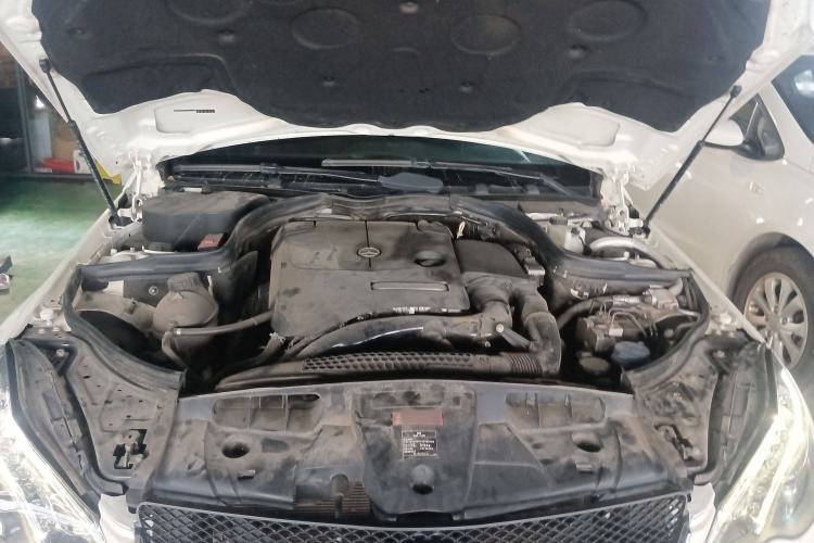 Used Mercedes-Benz E-Class 2016 E 260 Convertible Coupe Dynamic Edition Engine Bay