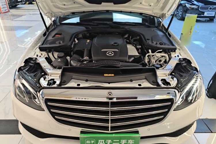 Used Mercedes-Benz E-Class 2016 E 200 L Engine Bay