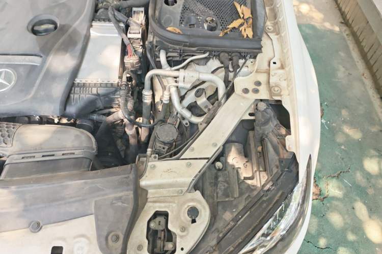 Used Mercedes-Benz E-Class 2016 E 300 L Sporty and Stylish Model Engine Bay Left