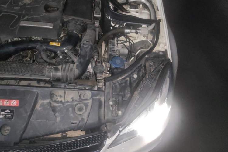 Used Mercedes-Benz E-Class 2016 E 200 Coupe Dynamic Edition Engine Bay Left