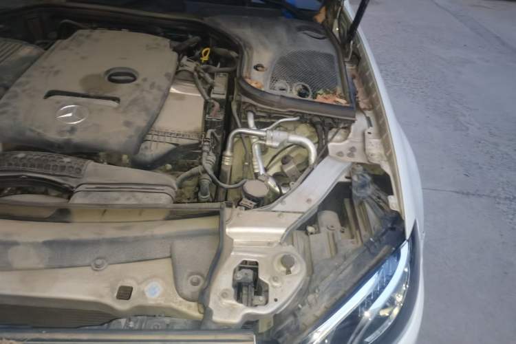 Used Mercedes-Benz E-Class  Engine Bay Left