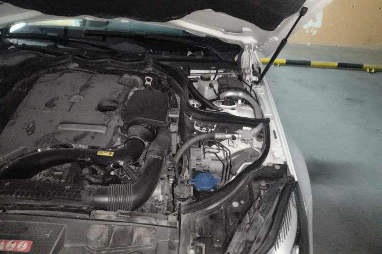Used Mercedes-Benz E-Class 2016 E 200 Coupe Dynamic Edition Engine Bay Left
