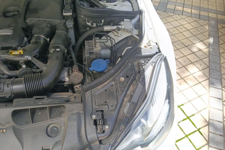 Used Mercedes-Benz E-Class 2016 E 200 Coupe Dynamic Edition Engine Bay Left
