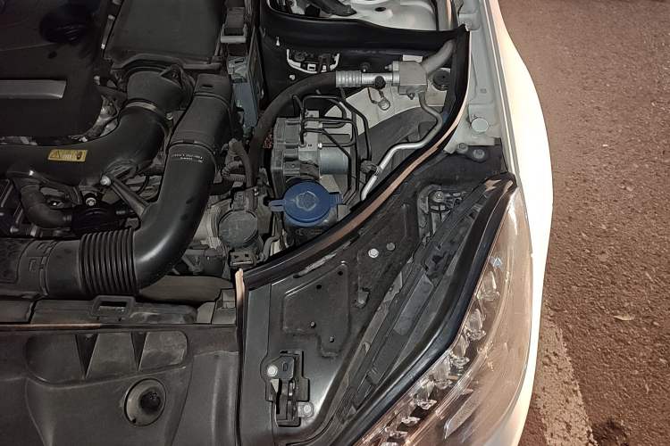 Used Mercedes-Benz E-Class 2016 E 200 Coupe Dynamic Edition Engine Bay Left