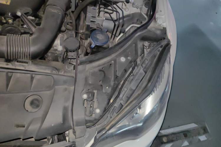 Used Mercedes-Benz E-Class 2016 E 200 Coupe Dynamic Edition Engine Bay Left