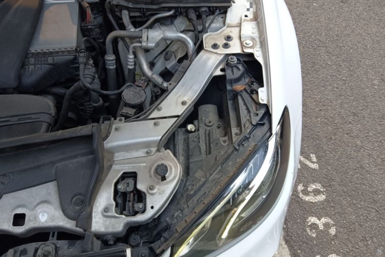 Used Mercedes-Benz E-Class 2016 E 300 L Sporty and Stylish Model Engine Bay Left