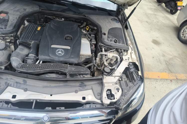 Used Mercedes-Benz E-Class 2016 E 200 L Engine Bay Left