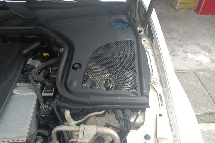 Used Mercedes-Benz E-Class 2016 E 300 L Luxury Model Engine Bay Left