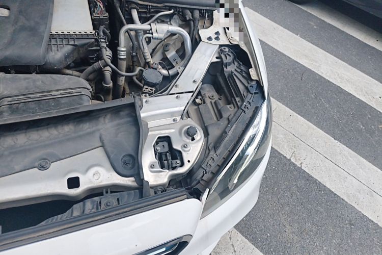 Used Mercedes-Benz E-Class 2016 E 200 L Sport Edition Engine Bay Left