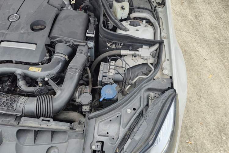 Used Mercedes-Benz E-Class 2016 E 200 Coupe Dynamic Edition Engine Bay Left