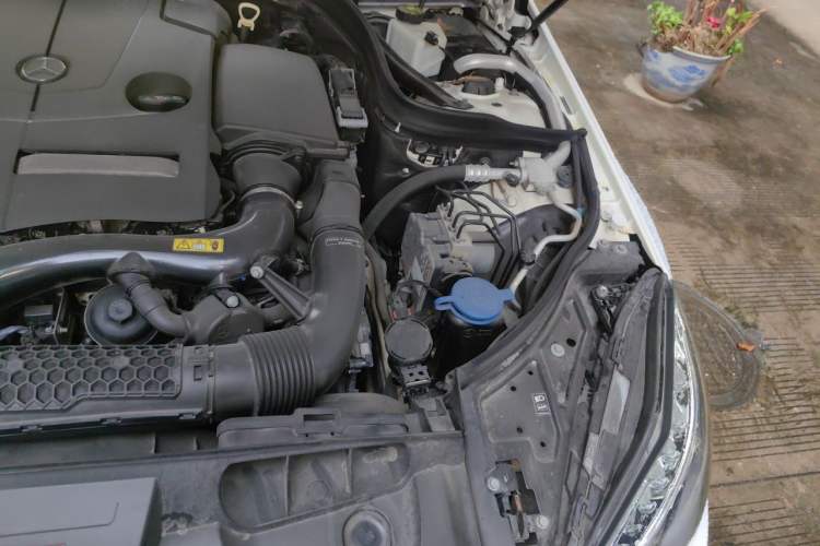 Used Mercedes-Benz E-Class 2016 E 260 Coupe Dynamic Edition Engine Bay Left