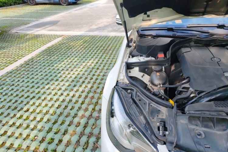 Used Mercedes-Benz E-Class 2016 E 200 Coupe Dynamic Edition Engine Bay Right