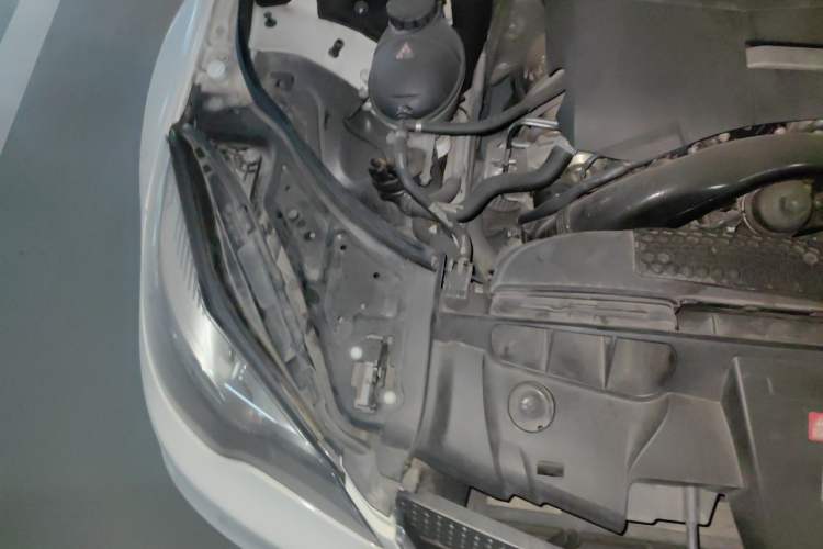 Used Mercedes-Benz E-Class 2016 E 200 Coupe Dynamic Edition Engine Bay Right