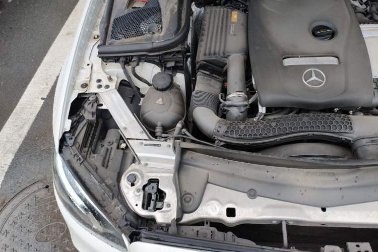 Used Mercedes-Benz E-Class 2016 E 200 L Sport Edition Engine Bay Right