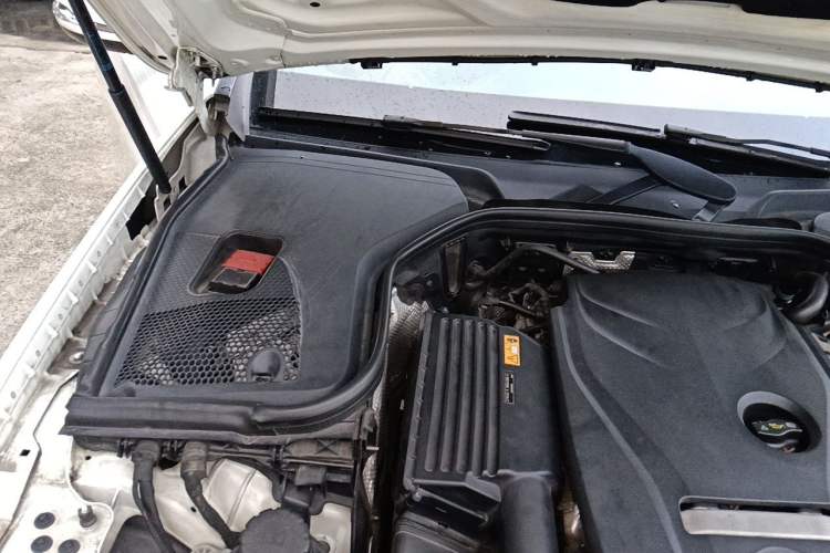 Used Mercedes-Benz E-Class 2016 E 200 L Engine Bay Right
