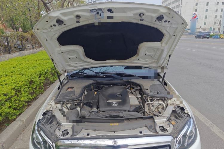 Used Mercedes-Benz E-Class 2016 E 200 L Engine Bay
