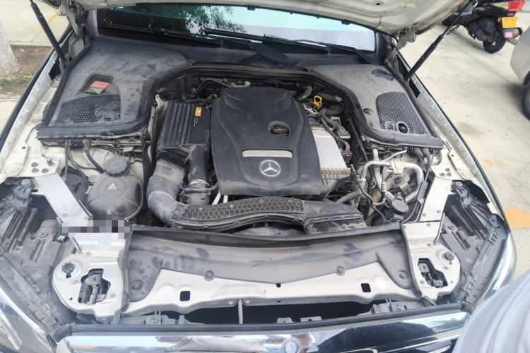 Used Mercedes-Benz E-Class 2016 E 200 L Engine Bay