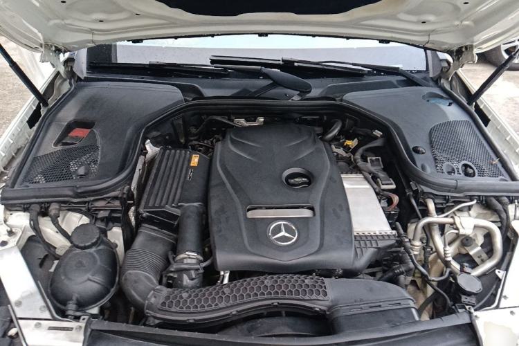 Used Mercedes-Benz E-Class 2016 E 200 L Engine Bay