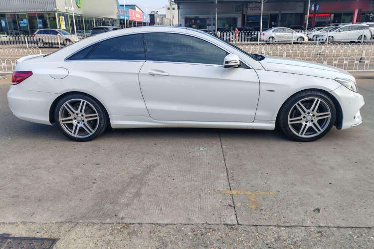 Used Mercedes-Benz E-Class 2016 E 200 Coupe Dynamic Edition Exterior 2