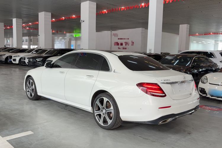 Used Mercedes-Benz E-Class 2016 E 300 L Sporty and Stylish Model Exterior 2