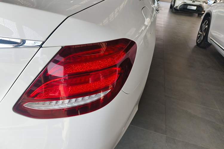 Used Mercedes-Benz E-Class 2016 E 200 L Sport Edition Exterior 2