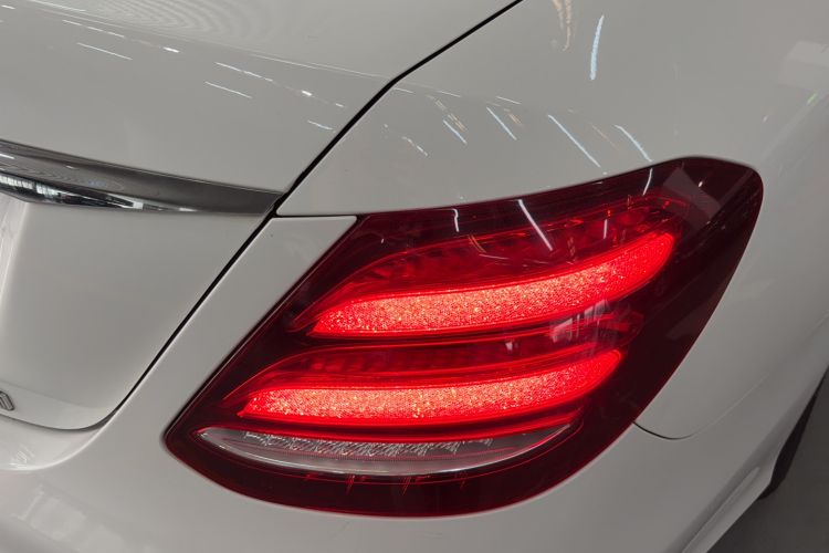 Used Mercedes-Benz E-Class 2016 E 300 L Sporty and Stylish Model Exterior 3
