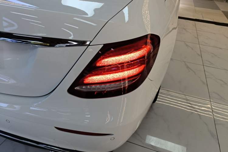 Used Mercedes-Benz E-Class 2016 E 200 L Exterior 3