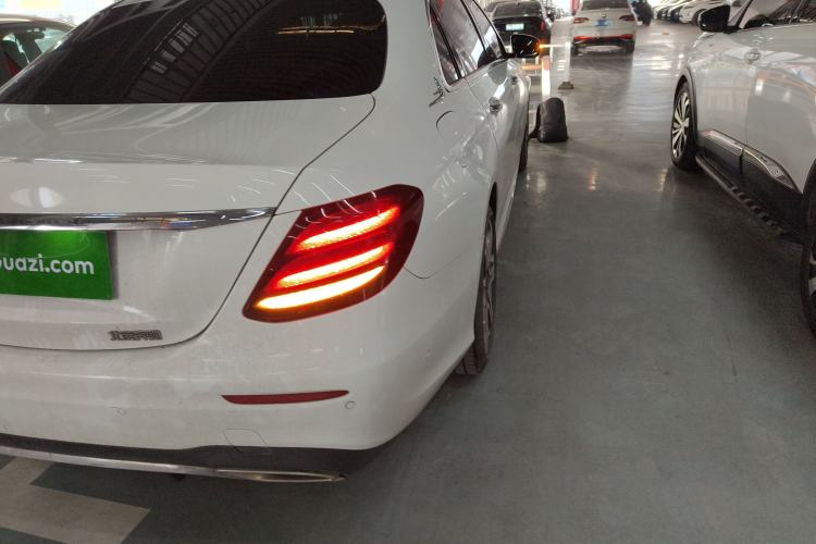 Used Mercedes-Benz E-Class 2016 E 300 L Sporty and Stylish Model Exterior 3