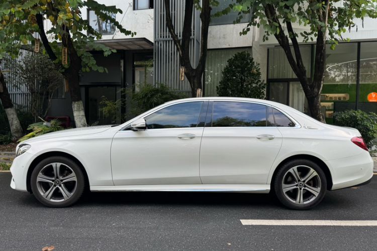 Used Mercedes-Benz E-Class 2016 E 200 L Sport Edition Exterior 3