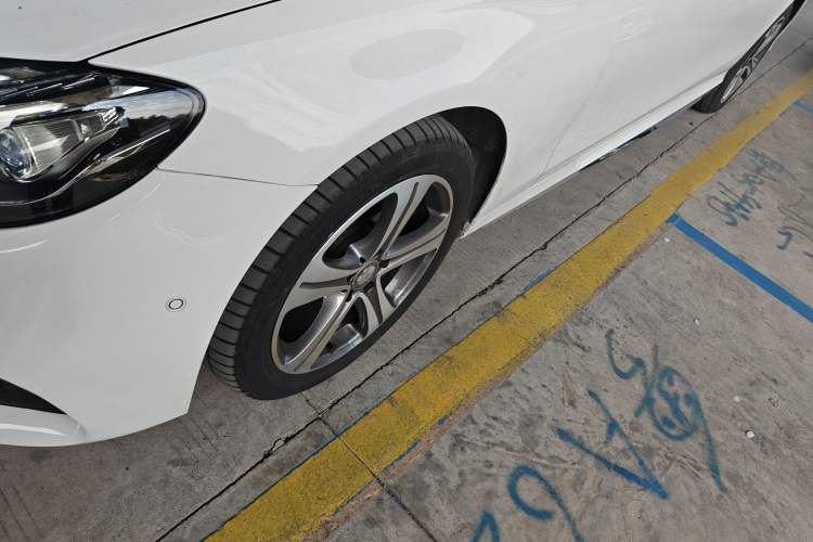 Used Mercedes-Benz E-Class 2016 E 200 L Sport Edition Exterior 4