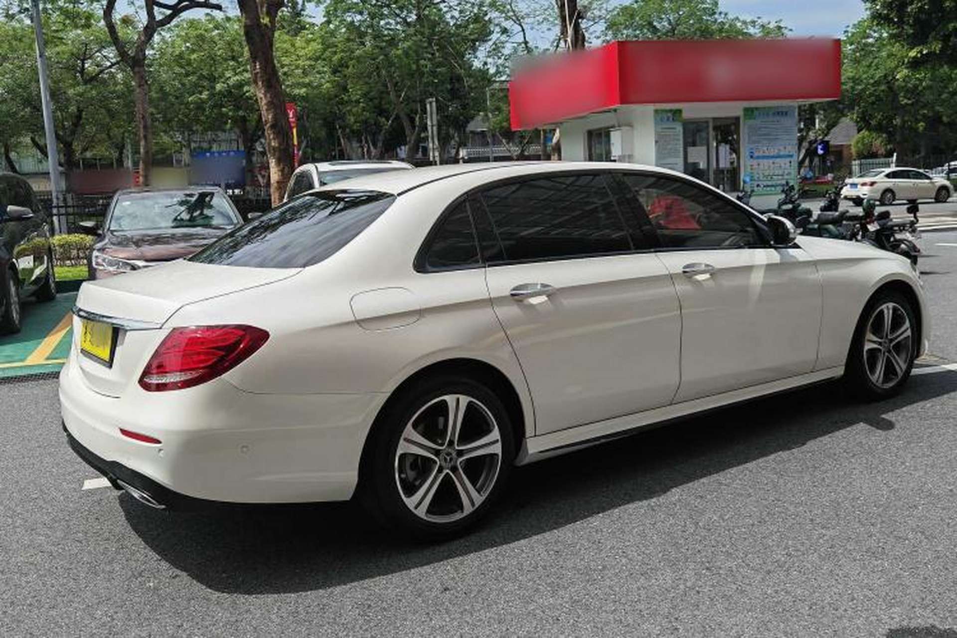Used Mercedes-Benz E-Class 2016 E 200 L Sport Edition Exterior 4