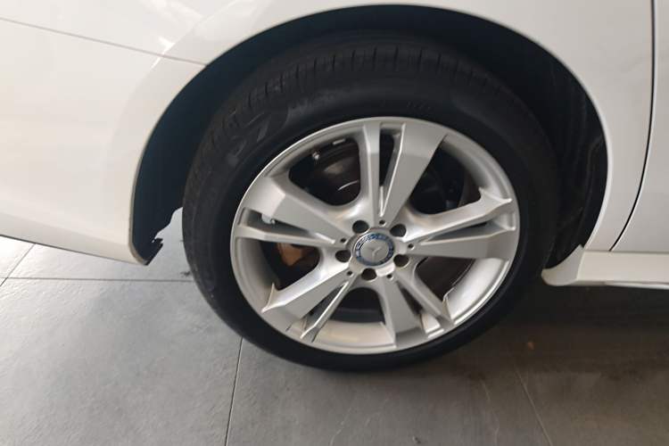 Used Mercedes-Benz E-Class 2016 E 200 L Sport Edition Exterior 4